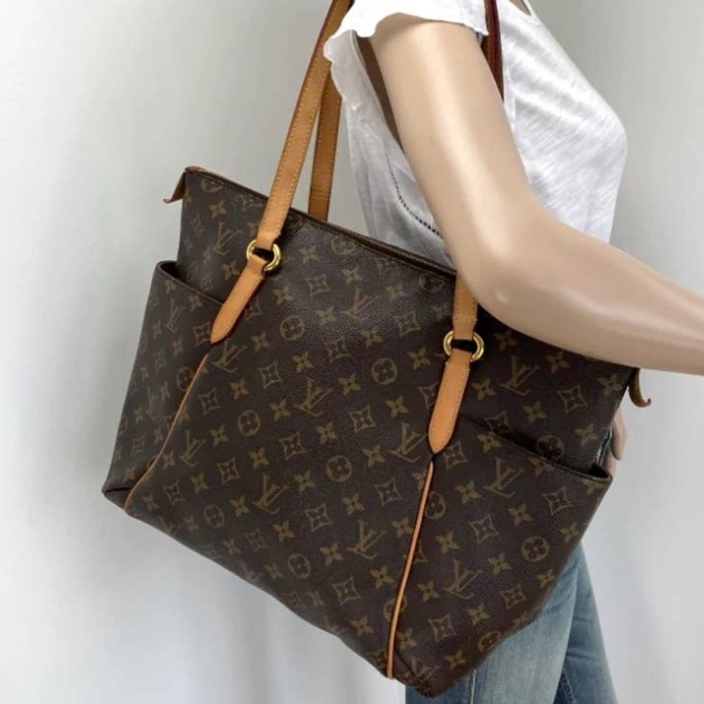 💎✨AUTHENTIC✨💎 LV Monogram Totally MM